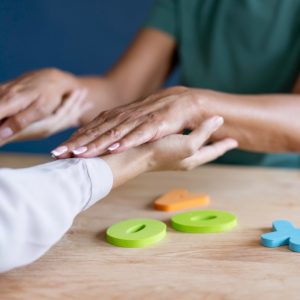 woman-doing-an-occupational-therapy-session-with-psychologist